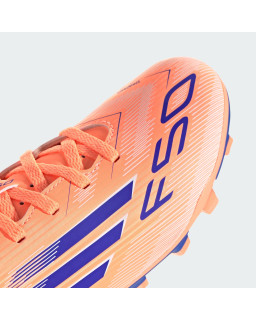 Dziecięce korki adidas F50 Club - lekkie buty piłkarskie dla młodych
